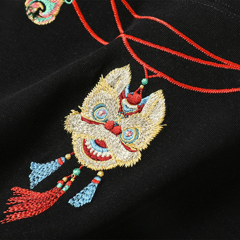 Embroidery lion head necklace design T-shirt