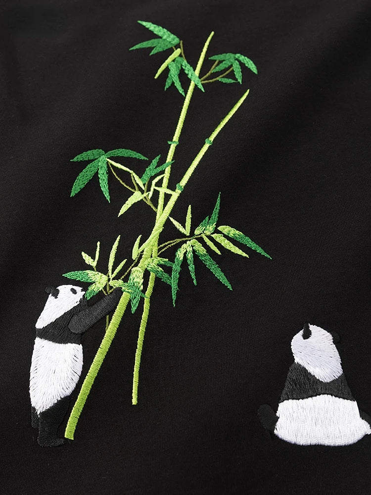 Embroidery playful panda T-shirt