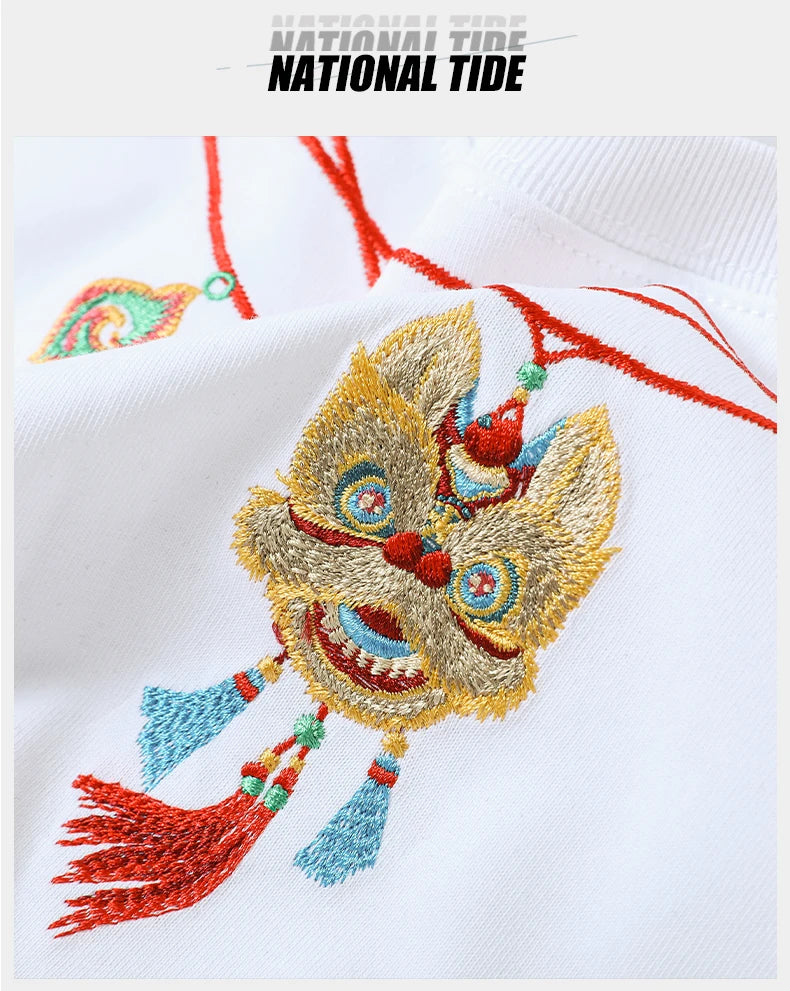 Embroidery lion head necklace design T-shirt