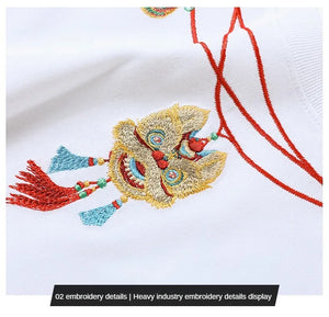 Embroidery lion head necklace design T-shirt