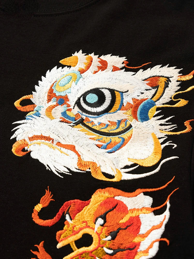 Lion head embroidery T-shirt