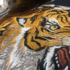 Hyper premium roaring tiger embroidery hoodie