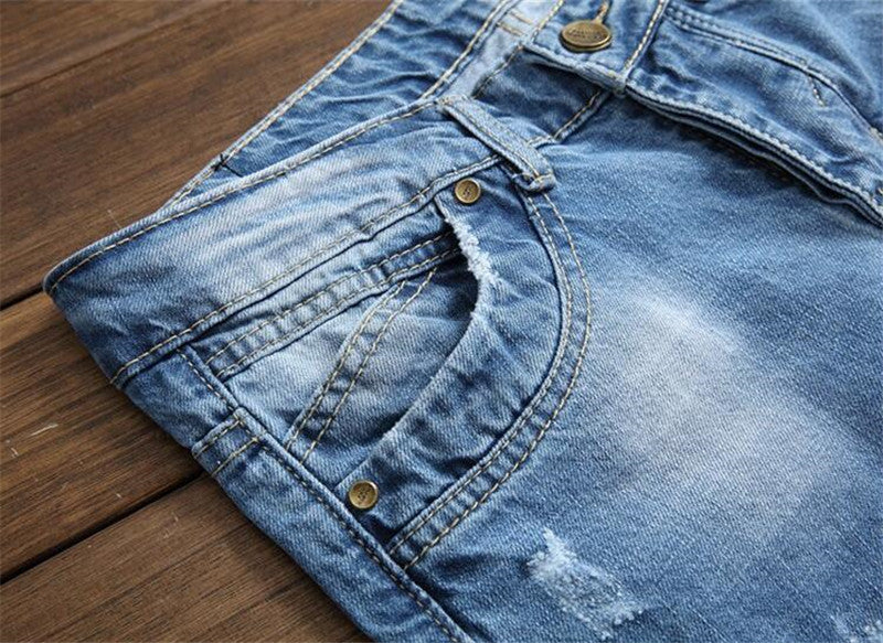 Vintage ripped slim style jeans