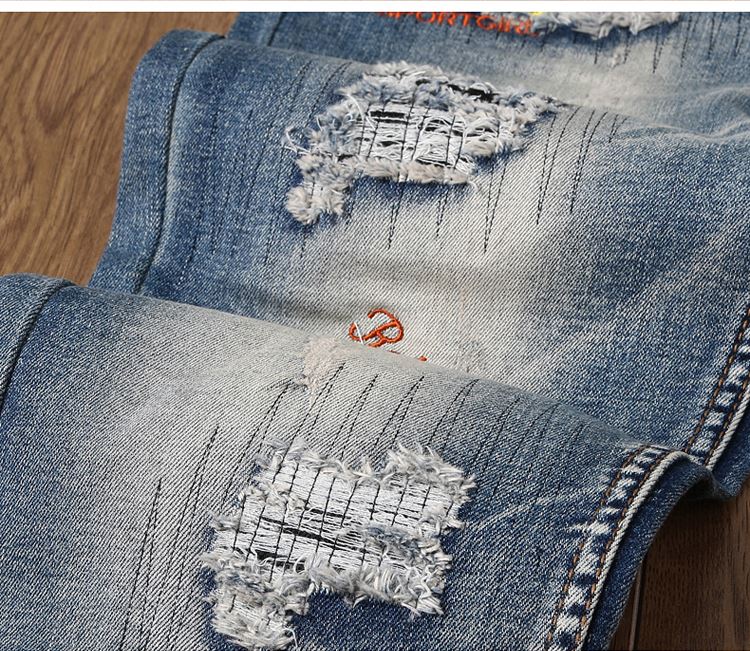 Embroidery rose denim jeans